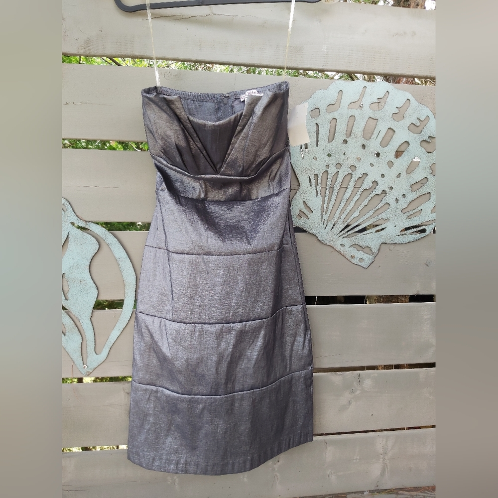 Strapless cocktail dress with crumb catcher neckline